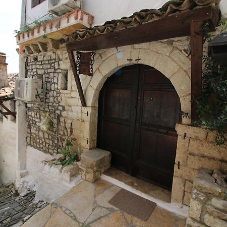 Hotel Nasho Vruho Μπεράτ Εξωτερικό φωτογραφία